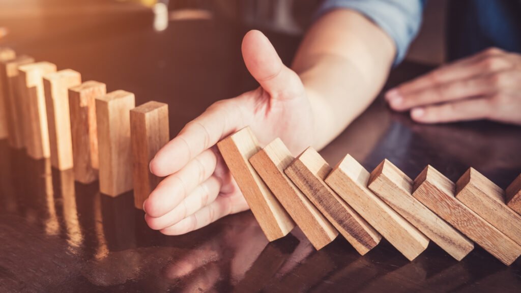 Bản chất thống kê của Tail Risk và hiện tượng “đuôi dày”